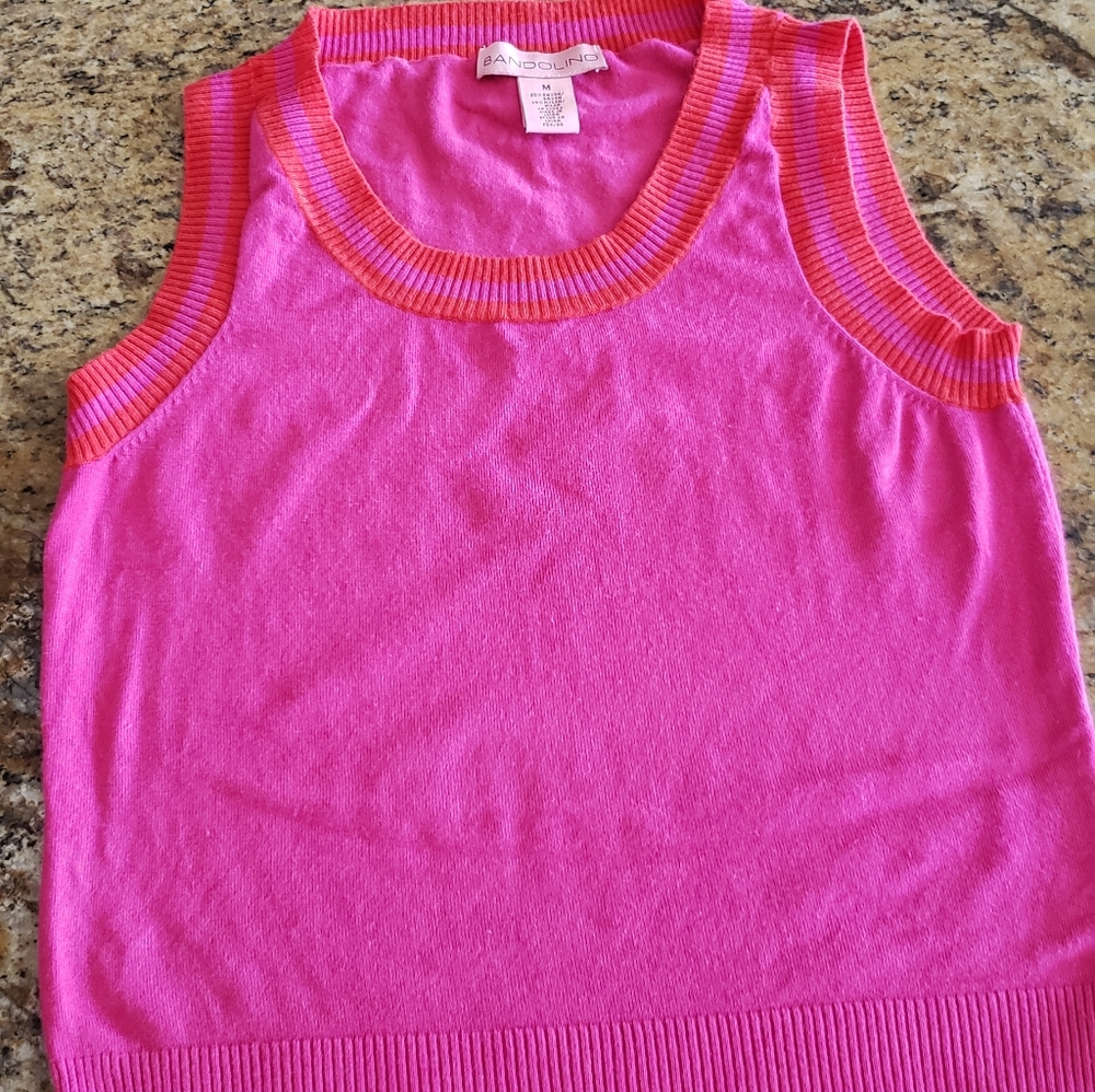 Sweater sleeveless top